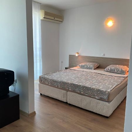 Ferienwohnung Апартамент В Сарафово Burgas City Exterior foto